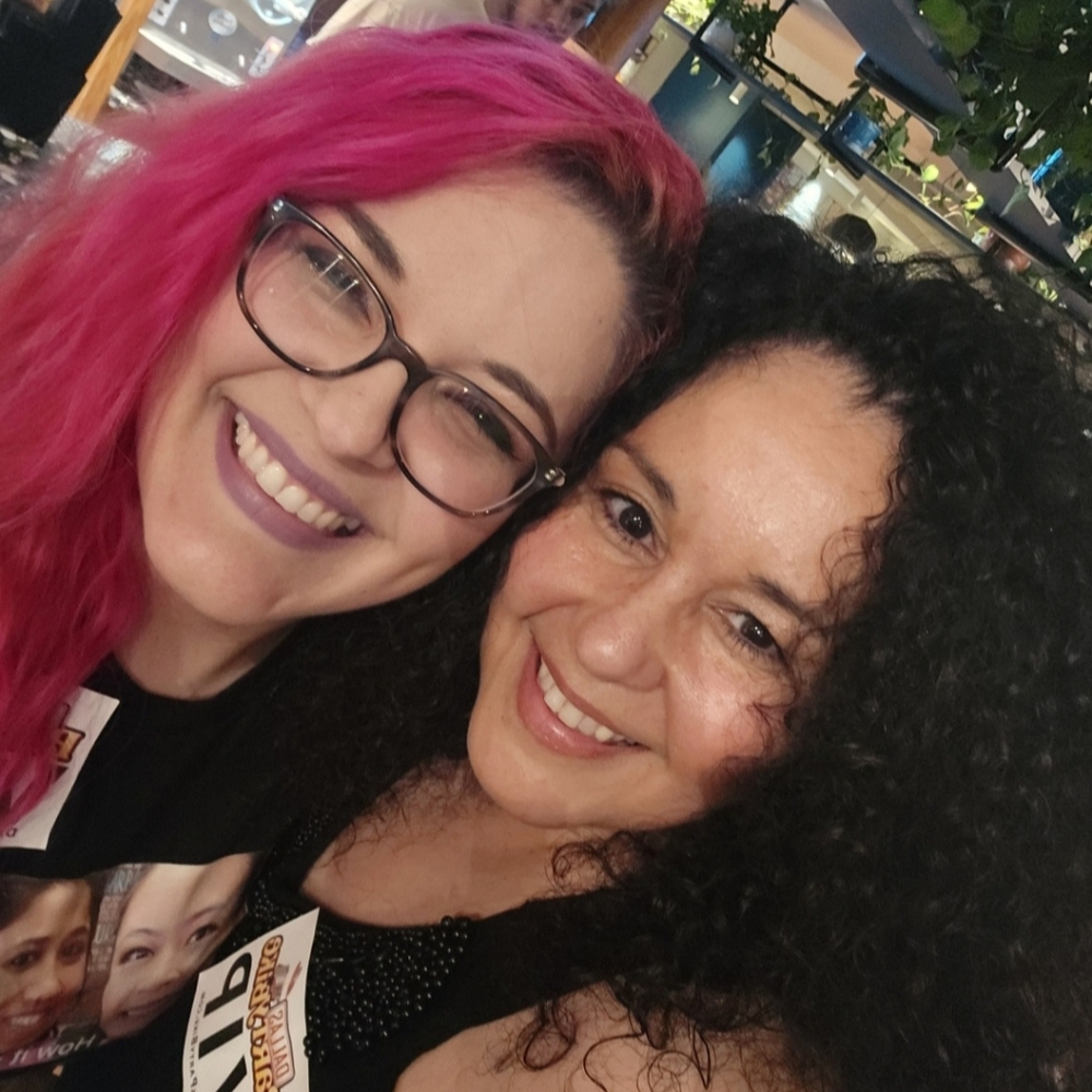 When You Get To Meet URL Friends IRL πππ - Picture 10 of 15